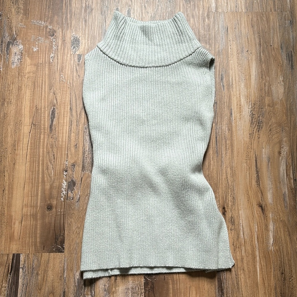 NFP Gray Wool/Cashmere Turtleneck Sleeveless Sweater